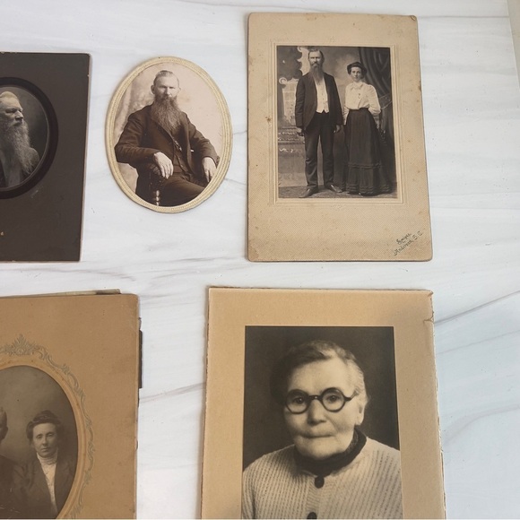 VINTAGE BLACK & WHITE PICTURES FAMILY PORTRAITS - Picture 4 of 7